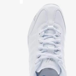 Cheer shoes